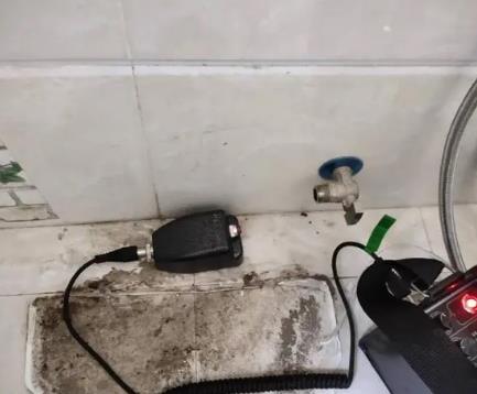 郊区屋顶漏水维修公司分享下卫生间漏水的危害及解决方法